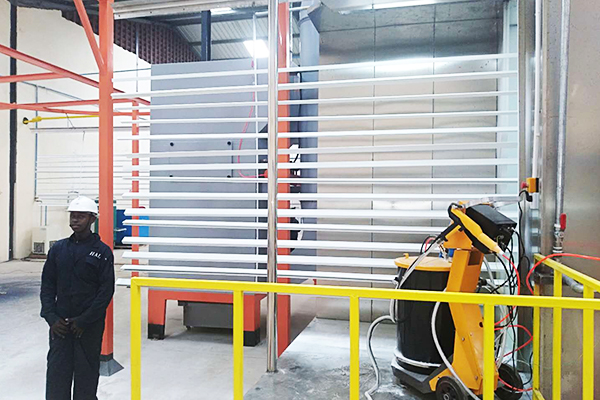 尼日尼亚定制新月铝材静电喷塑设备