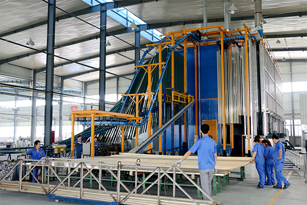 浙江栋梁铝材立式喷涂设备