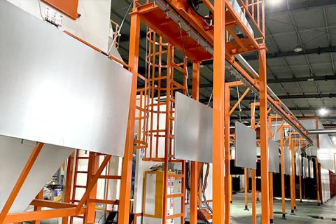 项目建设忙，又一条喷涂流水线设备成功投产